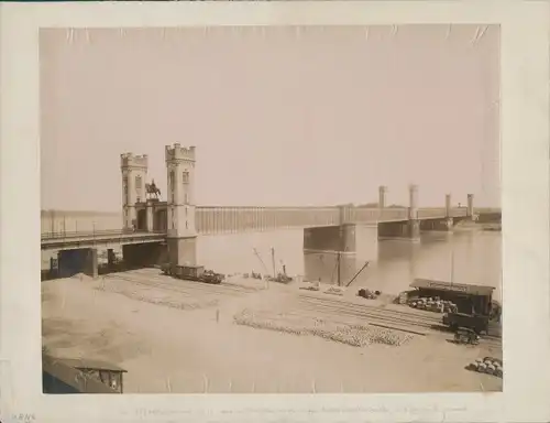 Foto Köln am Rhein, um 1859, Eisenbahnbrücke, Dombrücke, Hohenzollernbrücke, Kaiser Wilhelm Denkmal