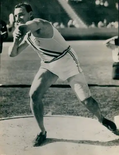 Foto Olympische Spiele 1932, Amerikanischer Kugelstoßer Leo Sexton