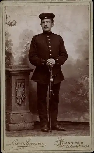 CdV Soldat, Kaiserreich, Uniform, Standportrait, Infanteriesäbel, Hannover, Gr. Packhof Str. 34
