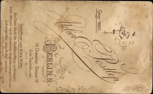 CdV Soldat, um 1909, Kaiserreich, Uniform, Standportrait, Federbusch, Berlin