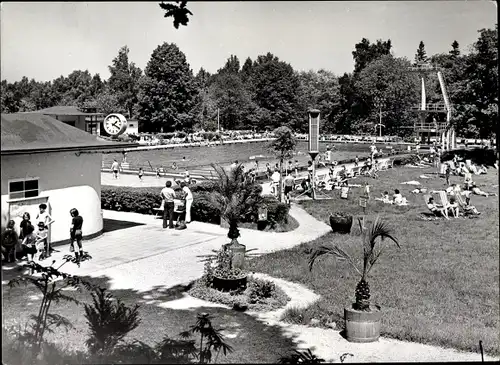 Foto Friedrichroda im Thüringer Wald, Schwimmbad, Freibad