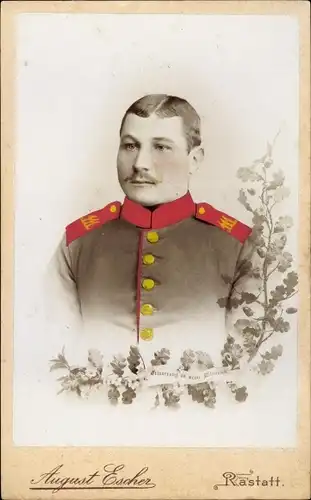 Foto Deutscher Soldat in Uniform, Regt. 111, Fotograf August Escher, Rastatt