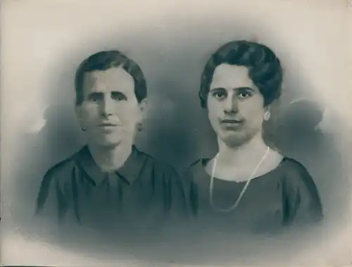 Foto Combalie, Henri, Toulouse, Portrait, zwei Frauen