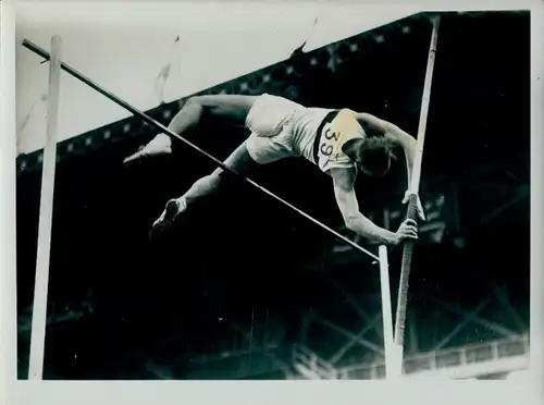 Foto Paris, Europameisterschaft Leichtathletik, Stadion von Colombes, Stabhochsprung, Sutter