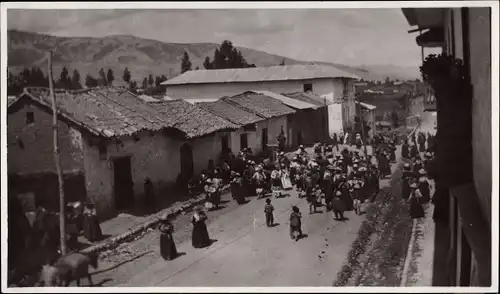 Foto Chile, Straßenpartie, Festzug, Mädchen in festlicher Tracht, um 1920