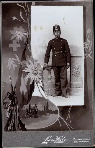 Kabinettfoto Schweizer Soldat in Uniform, Standportrait