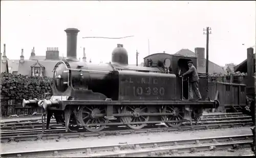 Foto Ak Britische Eisenbahn, Dampflok, NBR R Class No. 1330, LNER Nr. 10330