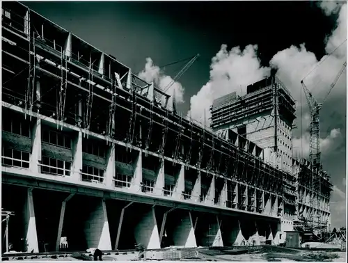 Foto Ak Berlin, Baustelle 1962, Kran, Bera Rahmengerüst GmbH, Lecorbusier-Haus