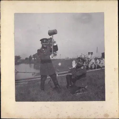 Foto Deutsche Soldaten in Uniform, PionierKommando Dresden, Obltnt. Fischer mit Mordgedanken, Hammer