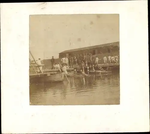 Foto Pionier Kommando Dresden, Deutsche Soldaten in Uniform, Brückenbau