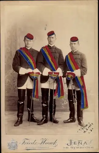 Kabinettfoto Studenten mit Degen, Oscar Lion, Standportrait, Jena, 1898