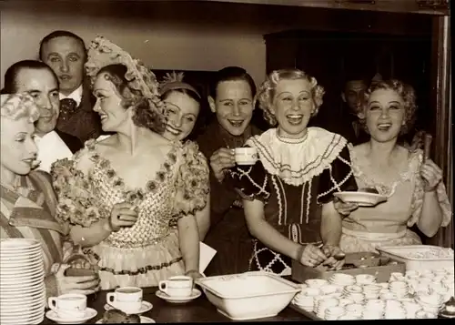 Foto Berlin, Scala, Wiener Revue, Schauspieler, Buffet