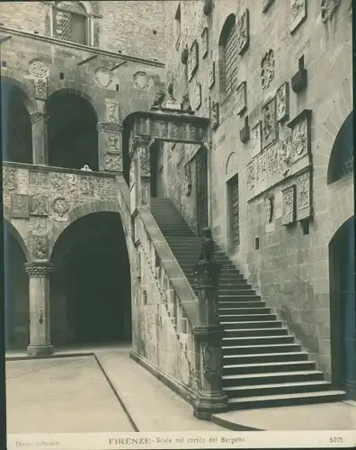 Foto Firenze Florenz Toscana, Scala nel cortile del Bargello