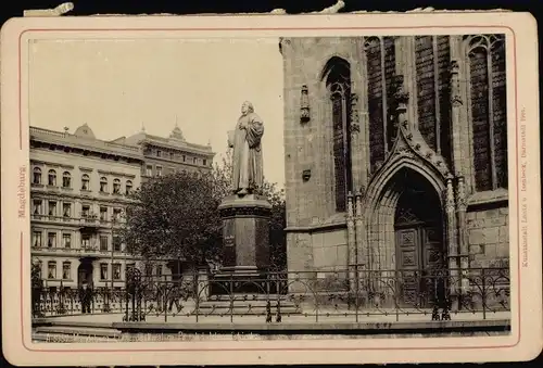 Foto Magdeburg an der Elbe, Luther Denkmal, Portal der Johanniskirche