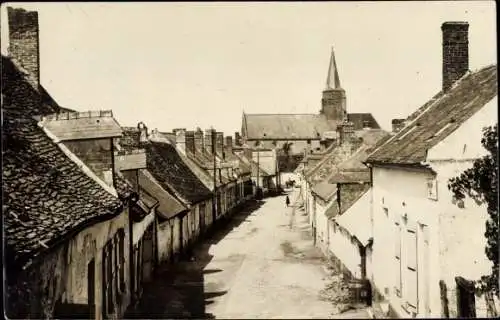 Foto Ak Crépy Aisne, Blick auf den Ort, Kirche