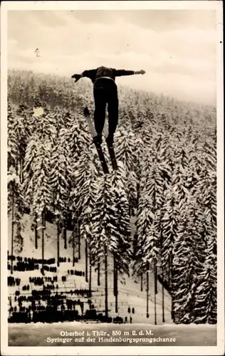 Ak Oberhof im Thüringer Wald, Springer auf der Hindenburgsprungschanze, Winter