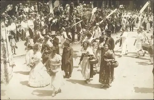 Foto Ak München, 13. Deutsches Turnfest, Rokokodamen, Straßenumzug