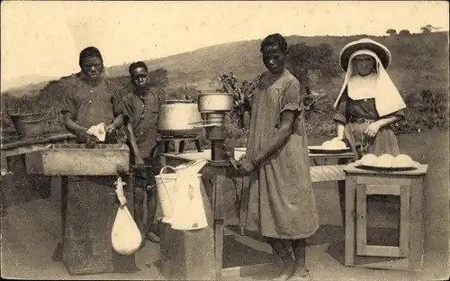 Ak Wadsa Congo Französisch Kongo, Missions des Soeurs de Berlaer, Einheimische