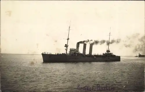 Foto Ak Deutsches Kriegsschiff, Berlin, Kleiner Kreuzer in Fahrt