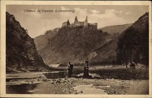 Ak Vianden Luxemburg, Chateau, vom Wasser aus gesehen