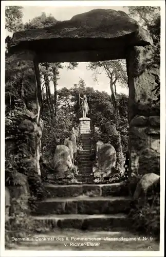 Ak Demmin in Vorpommern, Denkmal des II. Pommerschen Ulanen-Regiment Nr. 9 von Richter-Elsner