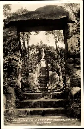 Ak Demmin in Vorpommern, Denkmal des II. Pommerschen Ulanen-Regiment Nr. 9 von Richter-Elsner