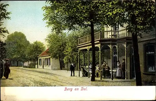 Ak Berg en Dal Gelderland Niederlande, Gasthaus, Straßenpartie