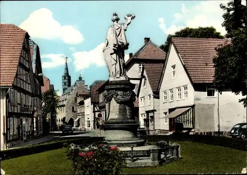 Ak Korbach in Hessen, Ehrenmal, Kirchturm