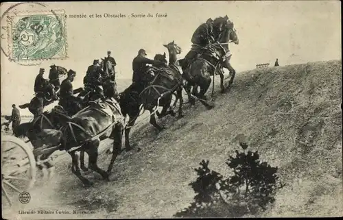 Ak Französische Soldaten mit Pferden, Sortie du fosse