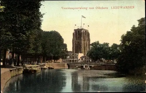 Ak Leeuwarden Friesland Niederlande, Vrouwenpoortsbrug met Oldehove