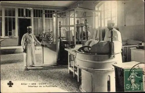 Ak Vichy Allier, Interieur de la Pastillerie