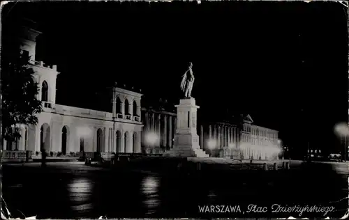 Ak Warszawa Warschau Polen, Plac i pomnik Dzierzynskiego bei Nacht