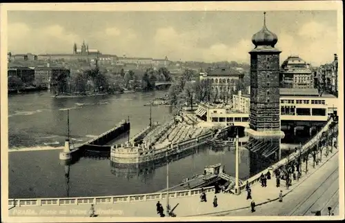 Ak Praha Prag, Partie na Vltave a Hradcany, Fluss, Wehr, Turm, Brücke, Burg