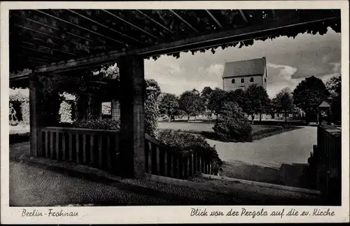 Ak Berlin Reinickendorf Frohnau, Blick von der Pergola auf die evangelische Kirche