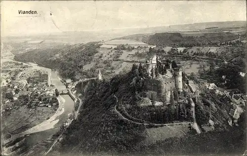 Ak Vianden Luxemburg, Schloss, Gesamtansicht