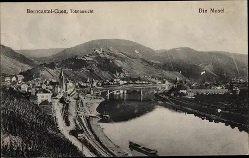 Ak Bernkastel Kues an der Mosel, Totalansicht, Brücke