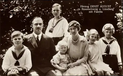 Ak Herzog Ernst August von Braunschweig mit Familie, Victoria Luise, Kinder