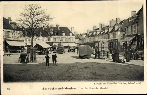 Ak Saint Amand Montrond Cher, Place du Marché