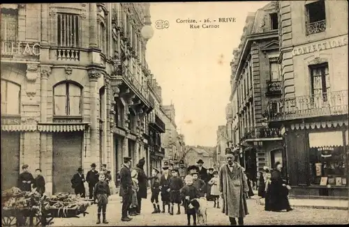 Ak Brive la Gaillarde Corrèze, Rue Carnot
