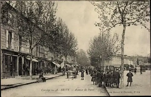 Ak Brive la Gaillarde Corrèze, Avenue de Paris
