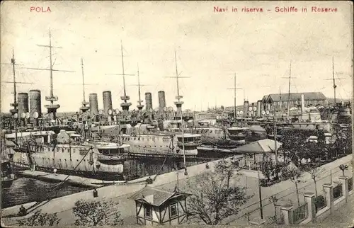 Ak Pola Pula Kroatien, Österreichische Kriegsschiffe im Hafen, Reserveflotte