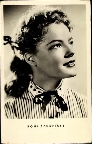 Ak Schauspielerin Romy Schneider, Portrait