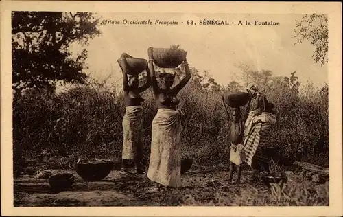 Ak Senegal, Afrique Occidentale Française, A la Fontaine, Frauen