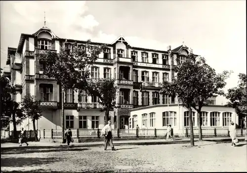 Ak Ostseebad Ahlbeck Heringsdorf Usedom, Partie am FDGB Erholungsheim Kurt Bürger, Haus I