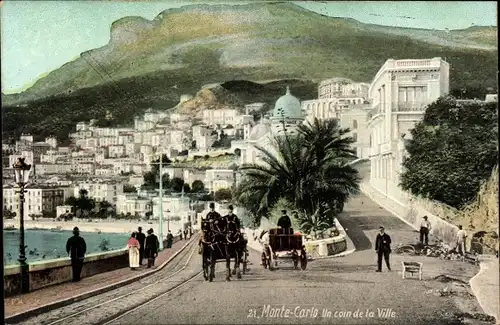 Ak Monte Carlo Monaco, Un coin de la Ville, Kutsche, Berg, Straßenpartie
