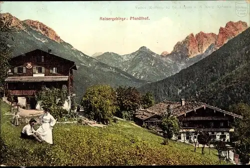 Ak Pfandlhof bei Kufstein in Tirol, Häuser, Kaisergebirge, Wiesenpartie