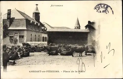 Ak Condat en Féniers Cantal, Place de la Halle