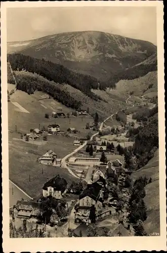 Ak Pec pod Sněžkou Petzer Riesengebirge Region Königgrätz, Gesamtansicht mit Berghotel Petzer