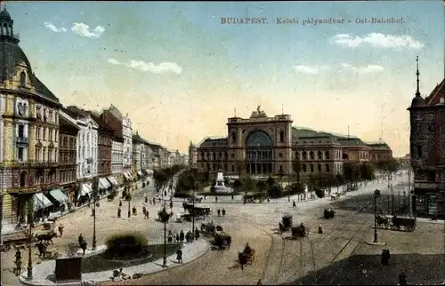 Ak Budapest Ungarn, Keleti pályaudvar, Ostbahnhof, Platzansicht