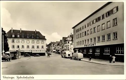 Ak Göppingen in Württemberg, Bahnhofplatz mit Postamt und Kiosk, Autobusse